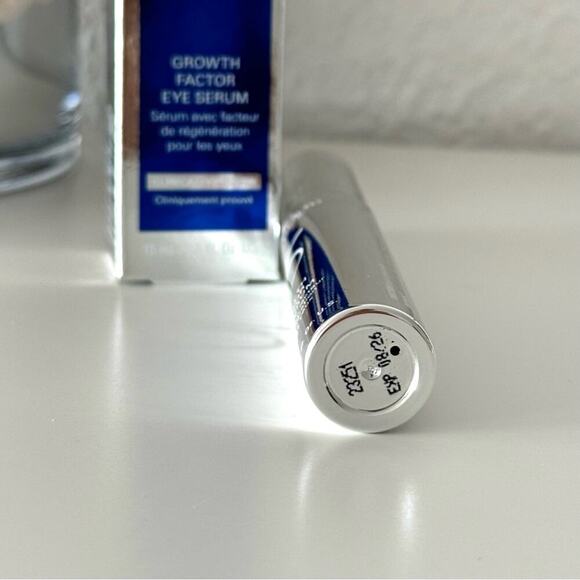 New! Growth Factor Eye Serum ZO Skin Health,15ml, 0.5oz - Picture 13 of 15